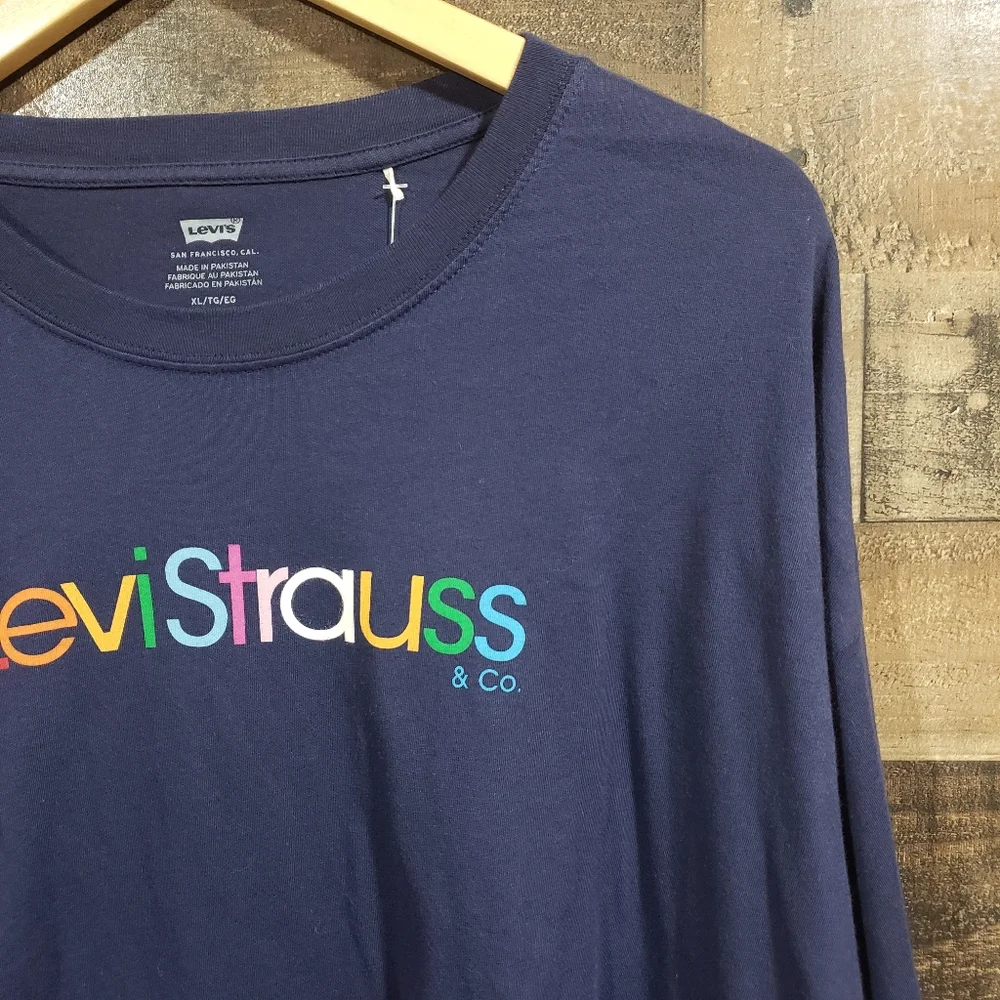 Levi's‎ NWT graphic long sleeve rainbow logo shirt